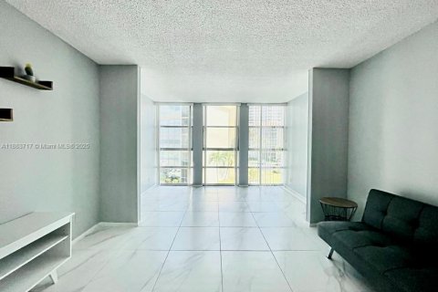 Condominio en venta en Hallandale Beach, Florida, 1 dormitorio, 76.18 m2 № 1978532 - foto 6