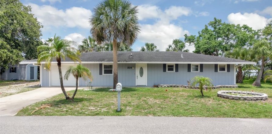 House in Edgewater, Florida 2 bedrooms, 113.53 sq.m. № 1751709