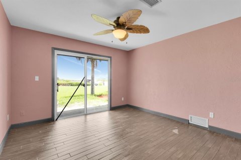 House in Edgewater, Florida 2 bedrooms, 113.53 sq.m. № 1751709 - photo 17