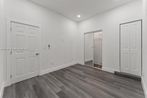Immobilier commercial à louer à Homestead, Floride: 1 chambre, 236.34 m2 № 1818410 - photo 4