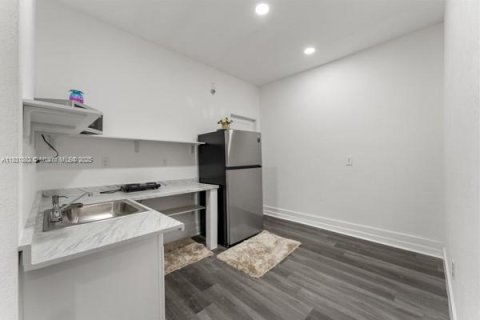 Immobilier commercial à louer à Homestead, Floride: 1 chambre, 236.34 m2 № 1818410 - photo 6