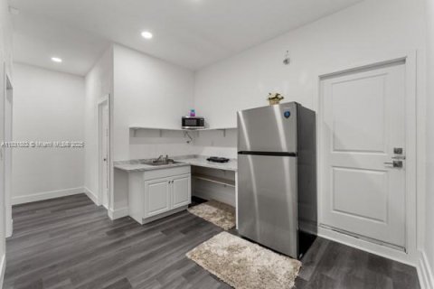 Immobilier commercial à louer à Homestead, Floride: 1 chambre, 236.34 m2 № 1818410 - photo 7