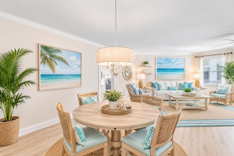 Condo in Stuart, Florida, 2 bedrooms № 2290298