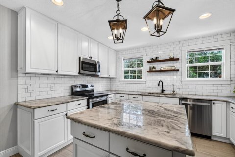 Villa ou maison à vendre à Mount Dora, Floride: 4 chambres, 208.19 m2 № 2138766 - photo 12
