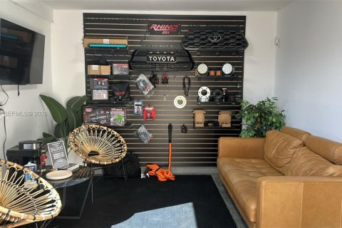 Commercial property in Hallandale Beach, Florida № 2031493 - photo 3