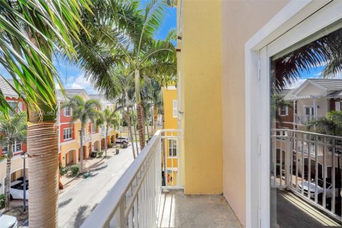 Touwnhouse à vendre à Lighthouse Point, Floride: 3 chambres, 172.24 m2 № 2017913 - photo 16