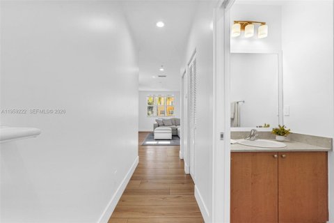 Touwnhouse à vendre à Lighthouse Point, Floride: 3 chambres, 172.24 m2 № 2017913 - photo 9