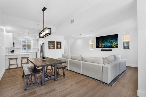 Touwnhouse à vendre à Lighthouse Point, Floride: 3 chambres, 172.24 m2 № 2017913 - photo 6