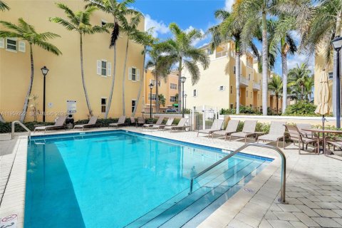 Touwnhouse à vendre à Lighthouse Point, Floride: 3 chambres, 172.24 m2 № 2017913 - photo 29