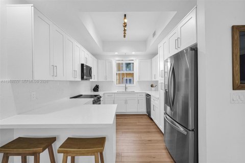 Touwnhouse à vendre à Lighthouse Point, Floride: 3 chambres, 172.24 m2 № 2017913 - photo 4