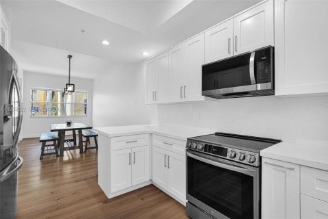 Touwnhouse à vendre à Lighthouse Point, Floride: 3 chambres, 172.24 m2 № 2017913 - photo 5