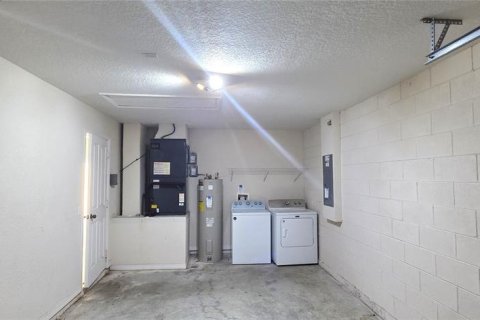 House in Davenport, Florida 5 bedrooms, 166.3 sq.m. № 2113796 - photo 26