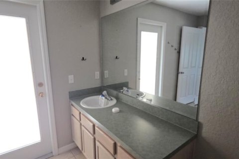 House in Davenport, Florida 5 bedrooms, 166.3 sq.m. № 2113796 - photo 12