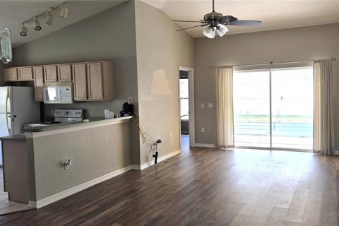 House in Davenport, Florida 5 bedrooms, 166.3 sq.m. № 2113796 - photo 5