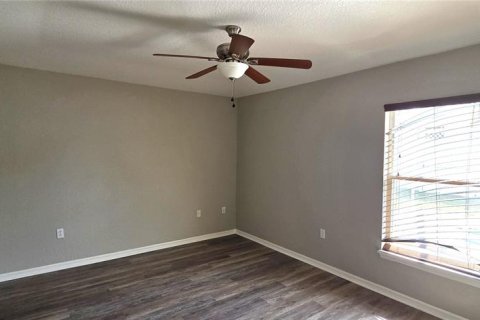 House in Davenport, Florida 5 bedrooms, 166.3 sq.m. № 2113796 - photo 13