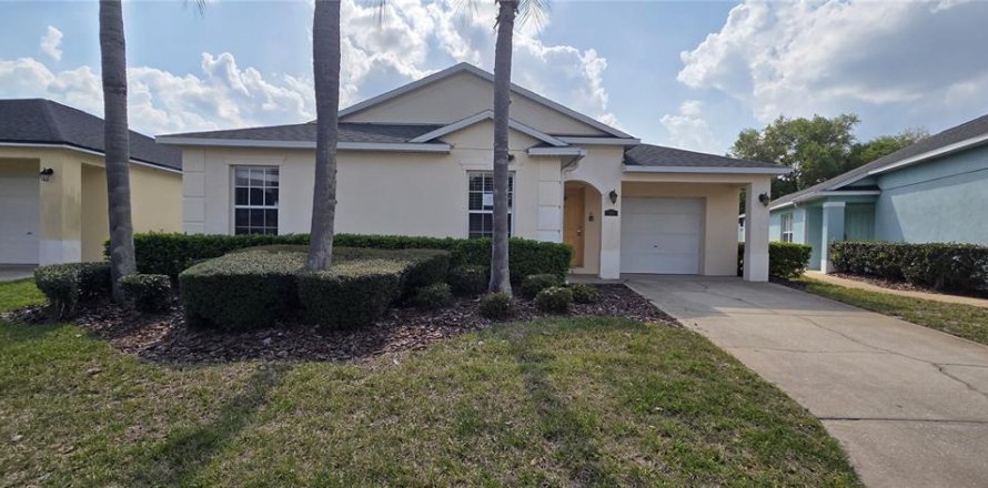 House in Davenport, Florida 5 bedrooms, 166.3 sq.m. № 2113796
