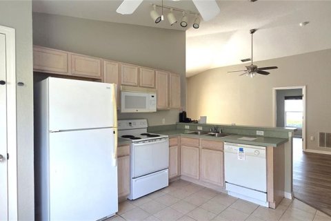 House in Davenport, Florida 5 bedrooms, 166.3 sq.m. № 2113796 - photo 7