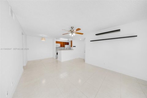 Copropriété à louer à Davie, Floride: 2 chambres, 102.19 m2 № 2000093 - photo 5
