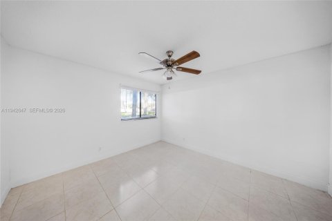 Copropriété à louer à Davie, Floride: 2 chambres, 102.19 m2 № 2000093 - photo 11