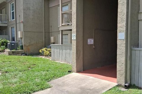 Copropriété à louer à Altamonte Springs, Floride: 2 chambres, 91.42 m2 № 1879790 - photo 1