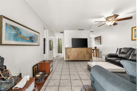 Immobilier commercial à vendre à Bradenton, Floride: 4 chambres, 140.47 m2 № 2360407 - photo 15