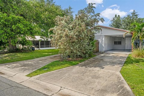 Immobilier commercial à vendre à Bradenton, Floride: 4 chambres, 140.47 m2 № 2360407 - photo 3