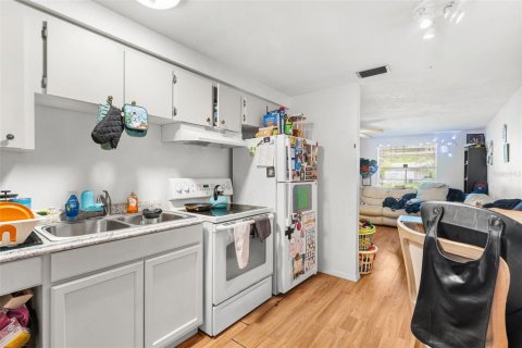 Immobilier commercial à vendre à Bradenton, Floride: 4 chambres, 140.47 m2 № 2360407 - photo 13