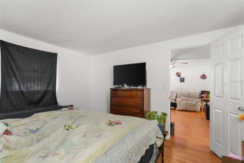 Immobilier commercial à vendre à Bradenton, Floride: 4 chambres, 140.47 m2 № 2360407 - photo 9