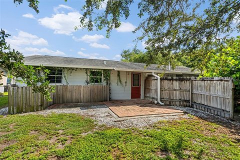 Immobilier commercial à vendre à Bradenton, Floride: 4 chambres, 140.47 m2 № 2360407 - photo 23