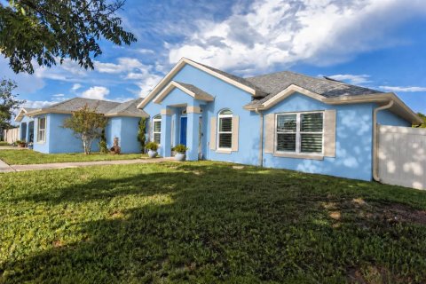 Casa en Deltona, Florida 5 dormitorios, 233.56 m2 № 2371831