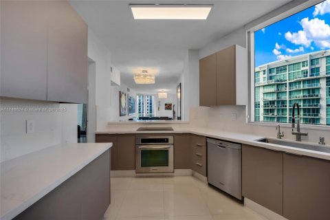 Condo in Aventura, Florida, 3 bedrooms  № 1959962 - photo 11