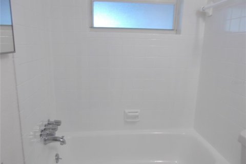 Propiedad comercial en venta en Saint Petersburg, Florida, 1003 dormitorios, 136.75 m2 № 1649977 - foto 16