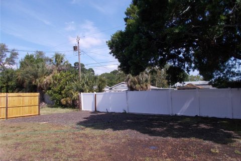 Propiedad comercial en venta en Saint Petersburg, Florida, 1003 dormitorios, 136.75 m2 № 1649977 - foto 4