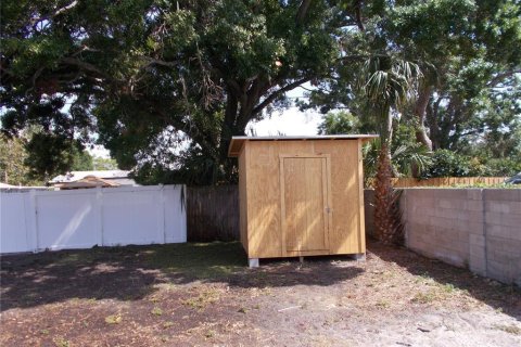 Propiedad comercial en venta en Saint Petersburg, Florida, 1003 dormitorios, 136.75 m2 № 1649977 - foto 6
