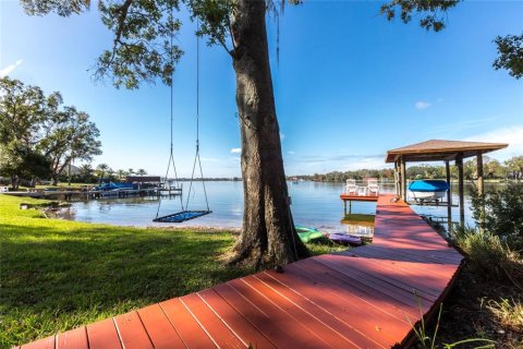 House in Tampa, Florida 4 bedrooms, 499.54 sq.m. № 1535086 - photo 5
