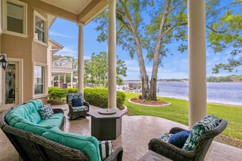 House in Tampa, Florida 4 bedrooms, 499.54 sq.m. № 1535086 - photo 4