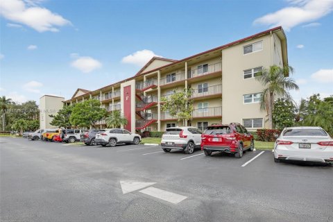 Condominio en venta en Pembroke Pines, Florida, 2 dormitorios, 110.74 m2 № 2017661 - foto 3