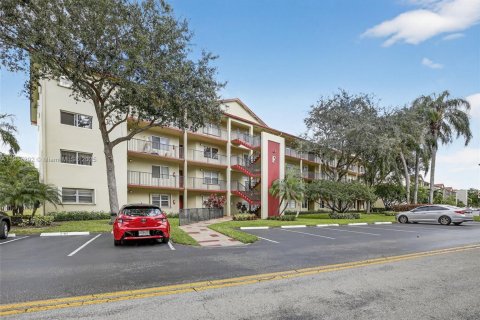 Condominio en Pembroke Pines, Florida, 2 dormitorios  № 2017661