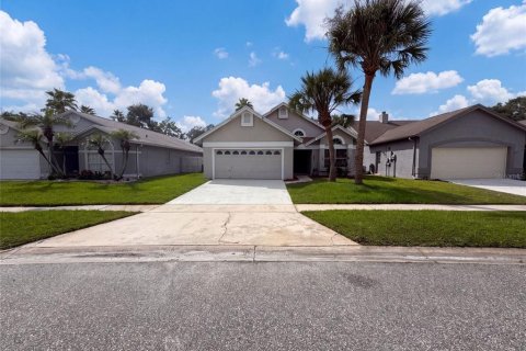 House in Orlando, Florida 3 bedrooms, 137.12 sq.m. № 2304979