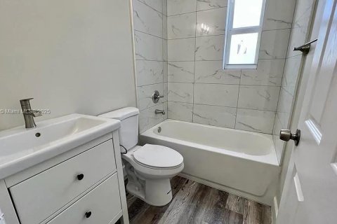 Villa ou maison à louer à Fort Lauderdale, Floride: 3 chambres, 90.86 m2 № 1927164 - photo 9