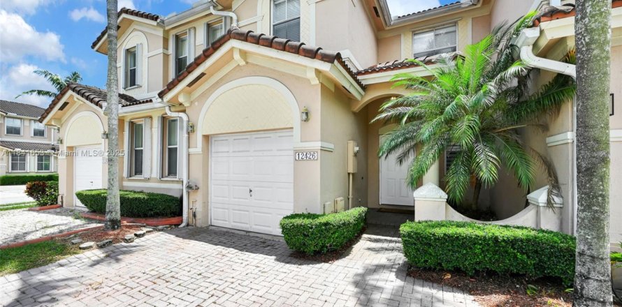 Touwnhouse à Miami, Floride 3 chambres, 148.83 m2 № 1840866