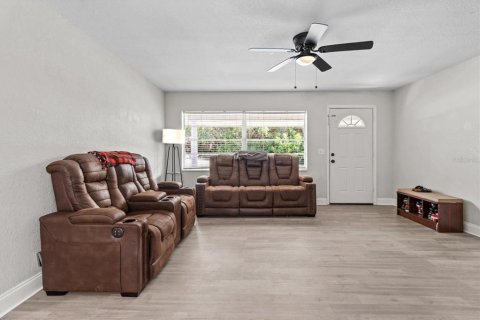 House in Inverness, Florida 3 bedrooms, 109.25 sq.m. № 1884778 - photo 8