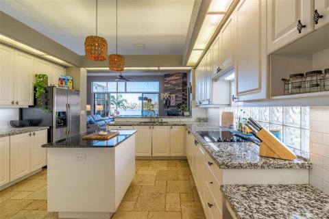 Снять в аренду виллу или дом в Тампа, Флорида 4 спальни, 292.83м2, № 637677 - фото 14