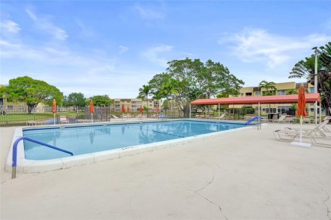 Condominio en venta en Tamarac, Florida, 2 dormitorios, 81.75 m2 № 2089552 - foto 30
