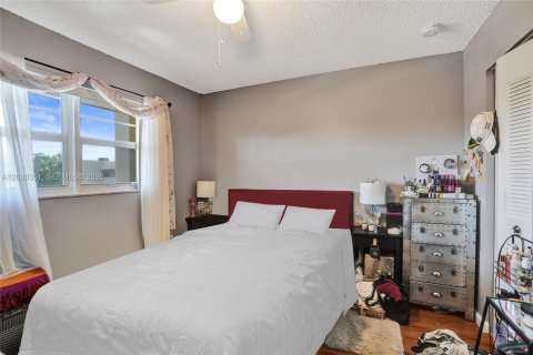 Condominio en venta en Tamarac, Florida, 2 dormitorios, 81.75 m2 № 2089552 - foto 17