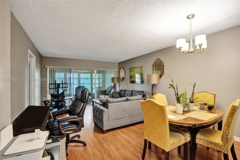 Condominio en venta en Tamarac, Florida, 2 dormitorios, 81.75 m2 № 2089552 - foto 21