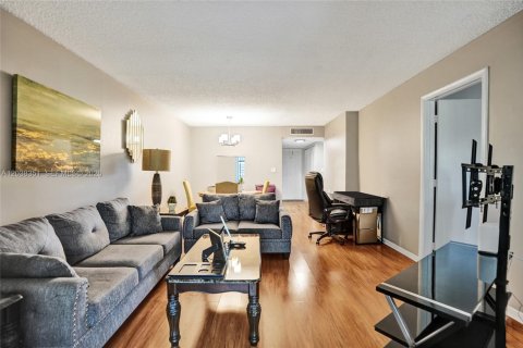 Condominio en venta en Tamarac, Florida, 2 dormitorios, 81.75 m2 № 2089552 - foto 22