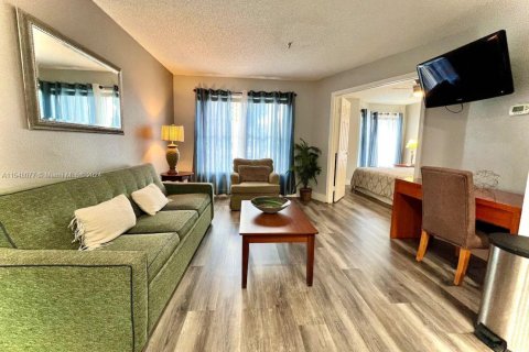 Condo in Kissimmee, Florida, 1 bedroom  № 1980986 - photo 2