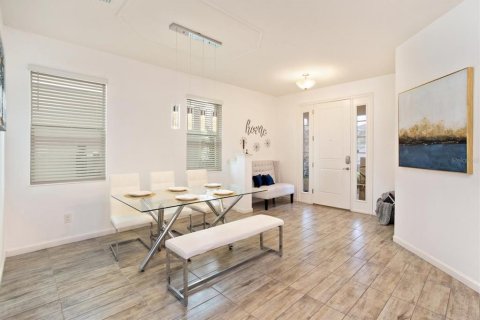 House in Davenport, Florida 4 bedrooms, 230.86 sq.m. № 2151781 - photo 6