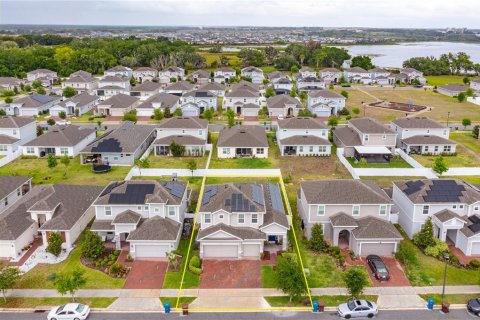 House in Davenport, Florida 4 bedrooms, 230.86 sq.m. № 2151781 - photo 2